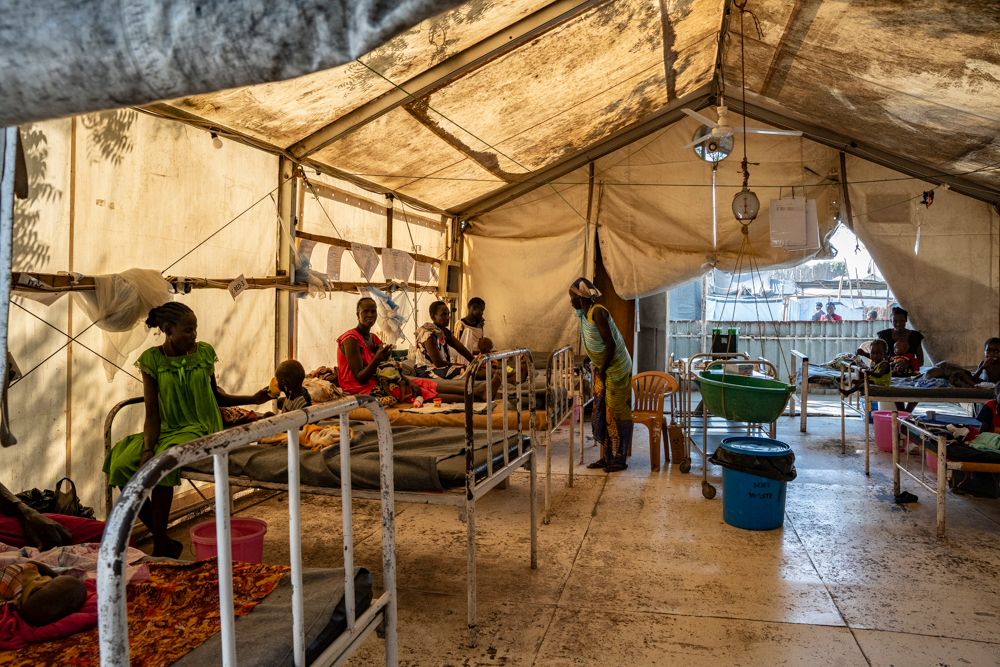 MSF a commencé à soutenir l'hôpital Old Fangak dans l'État de Jonglei, au Soudan du Sud, en 2014, pour fournir des soins de niveau hospitalier aux communautés reculées.